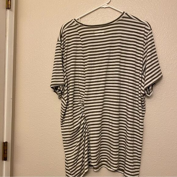 Columbia woman’s essential plus size basic tee crew neck gray green stripe -3X - Picture 3 of 9